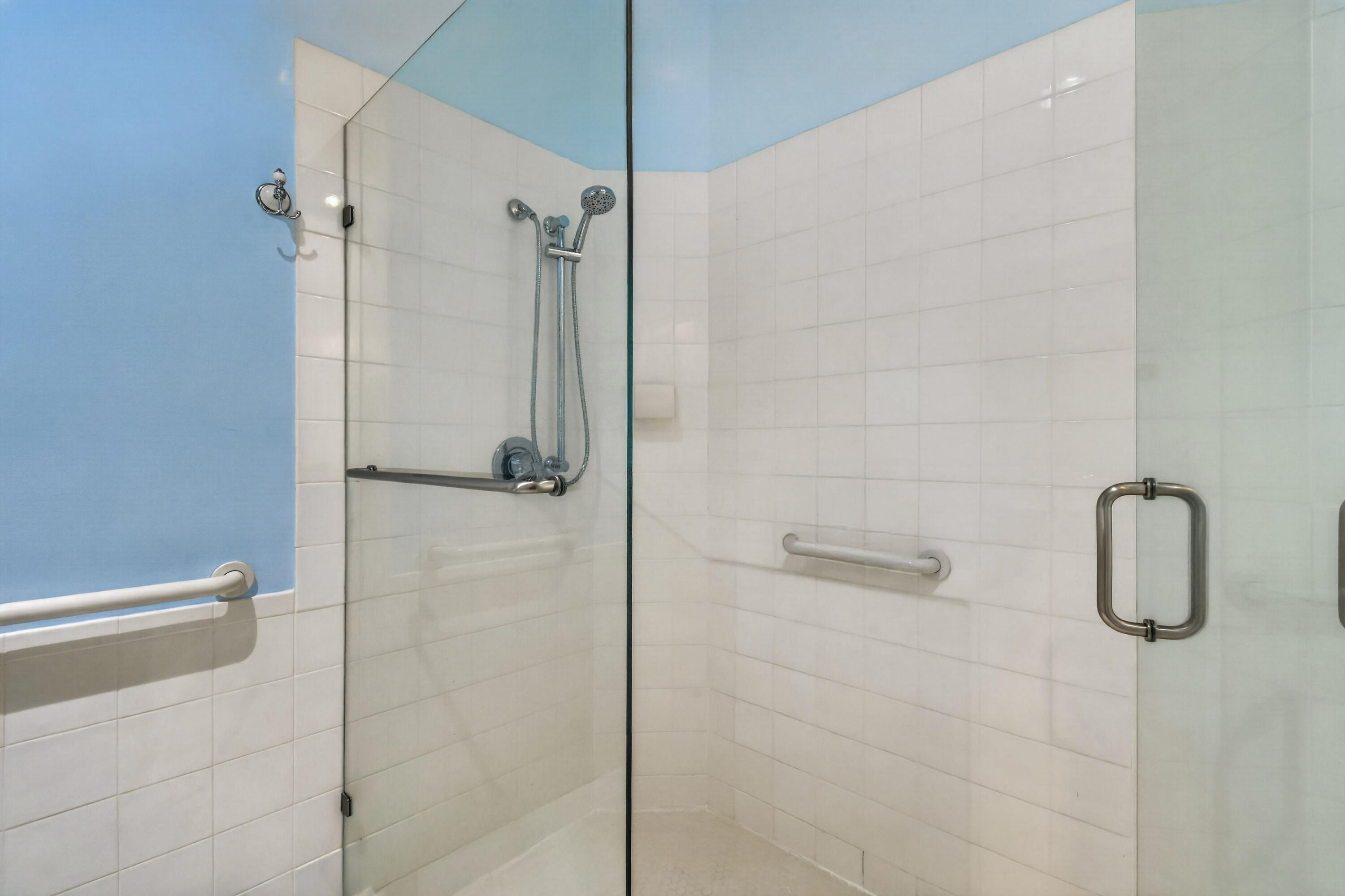 DOUBLE TREE - Residential