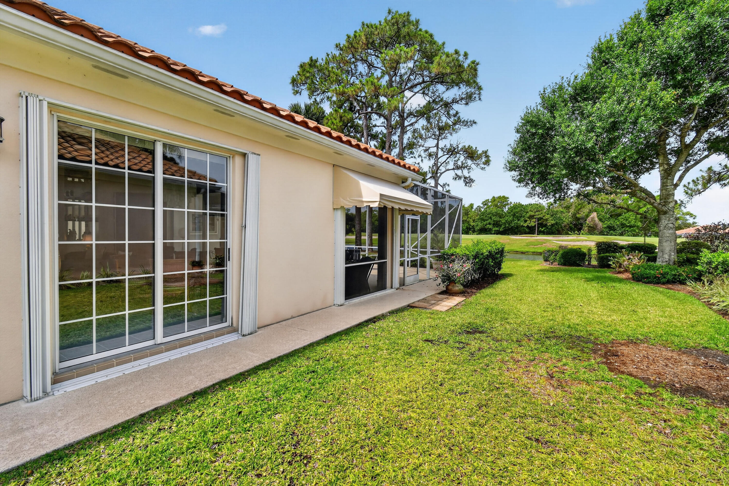 DOUBLE TREE - Residential