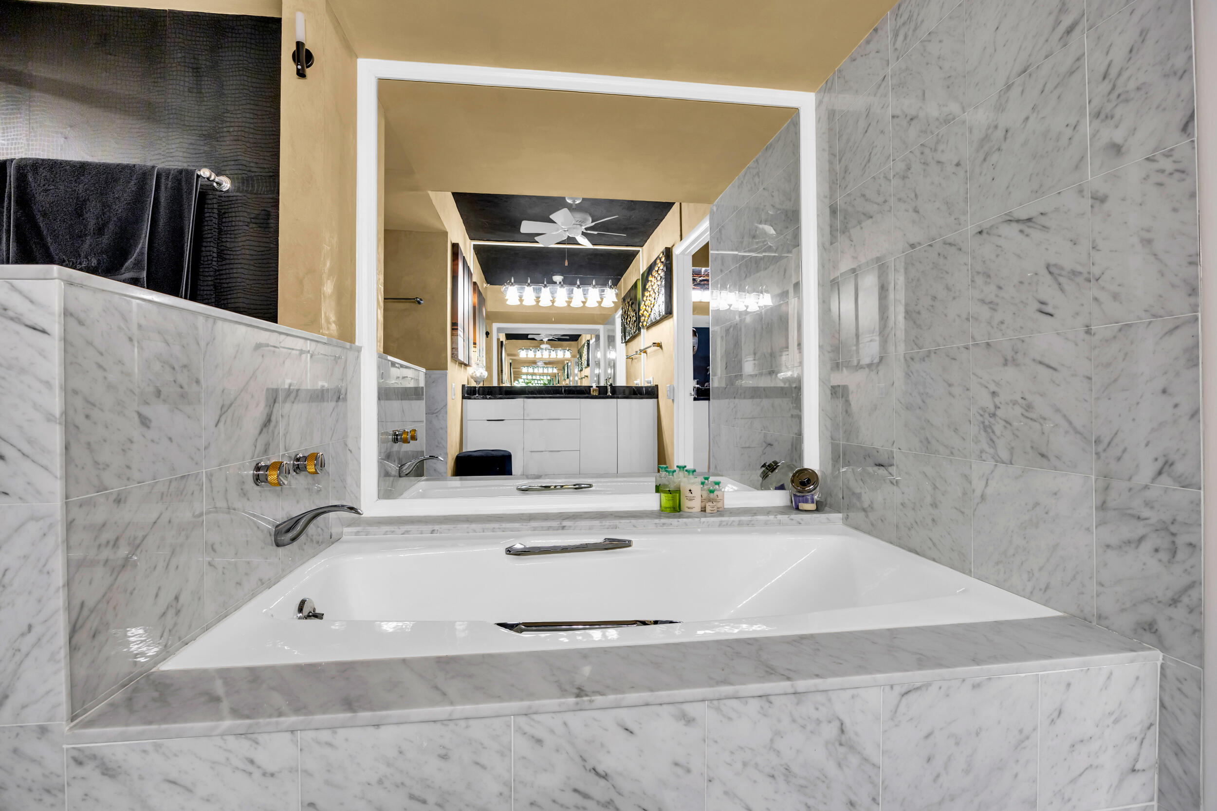 OCEAN SOUND CONDO - Residential