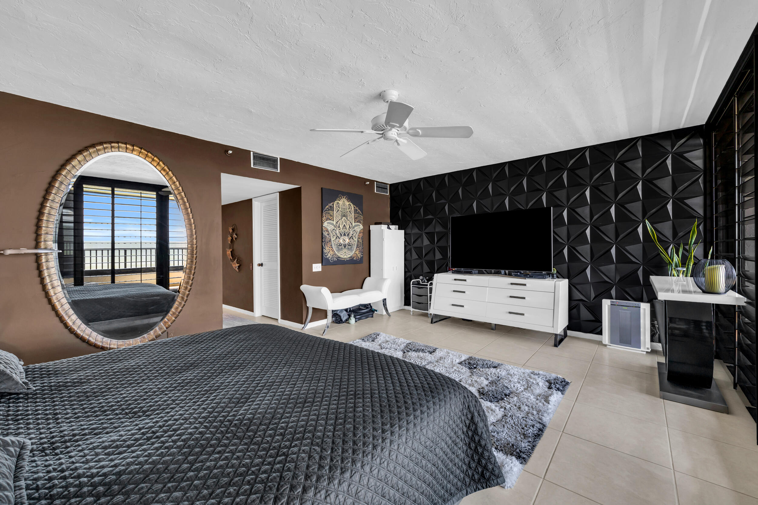 OCEAN SOUND CONDO - Residential