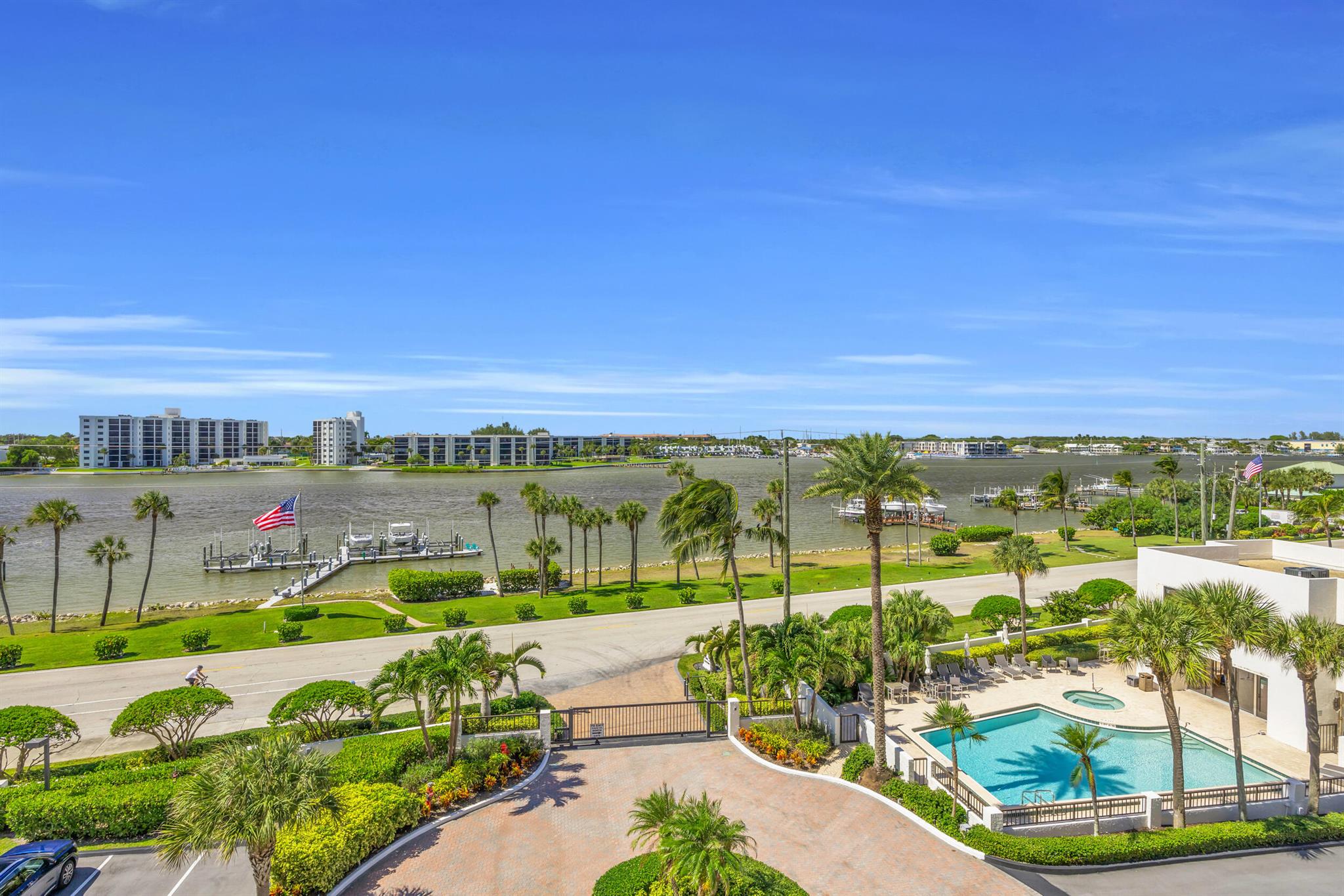 OCEAN SOUND CONDO - Residential