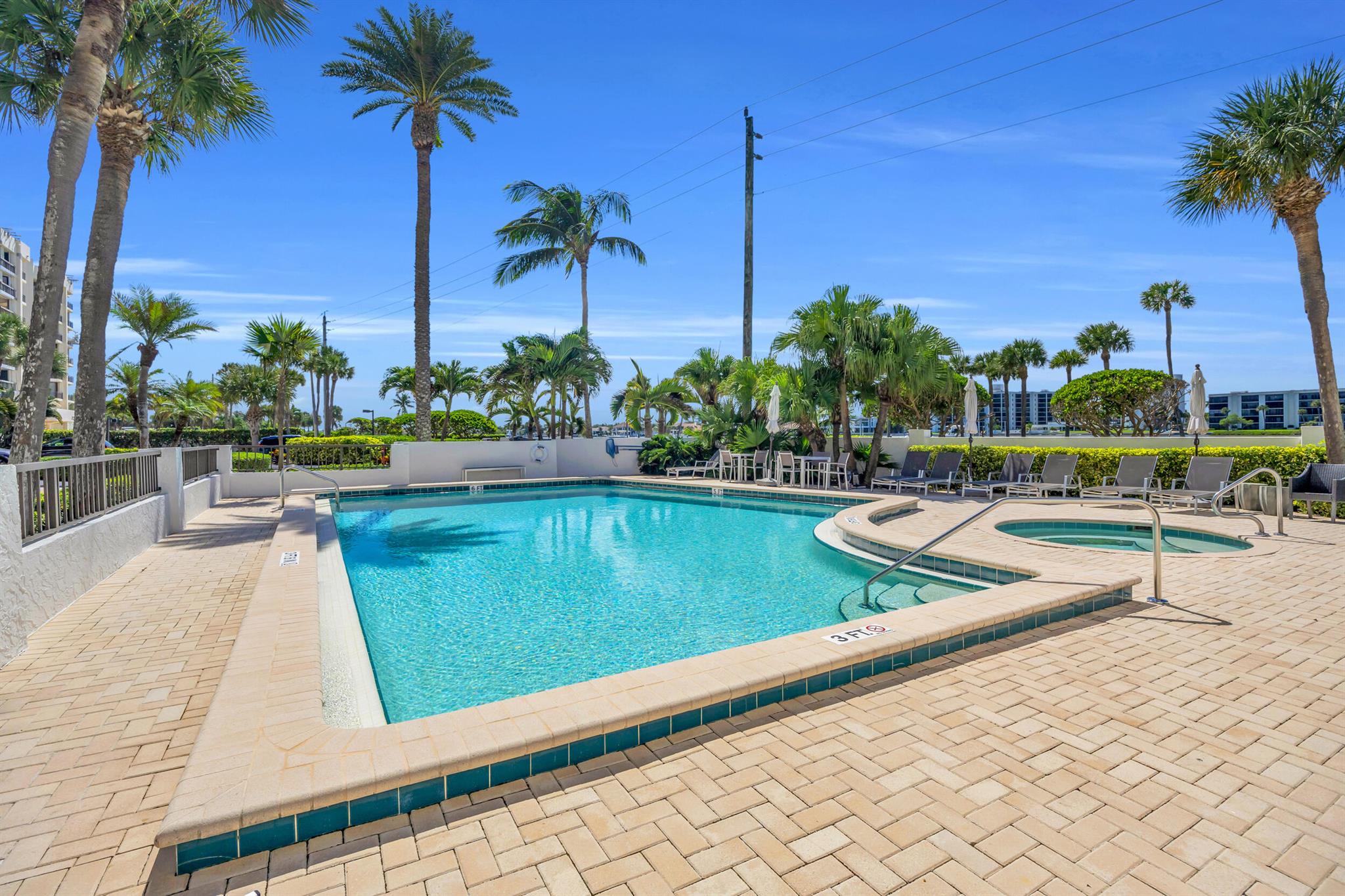OCEAN SOUND CONDO - Residential