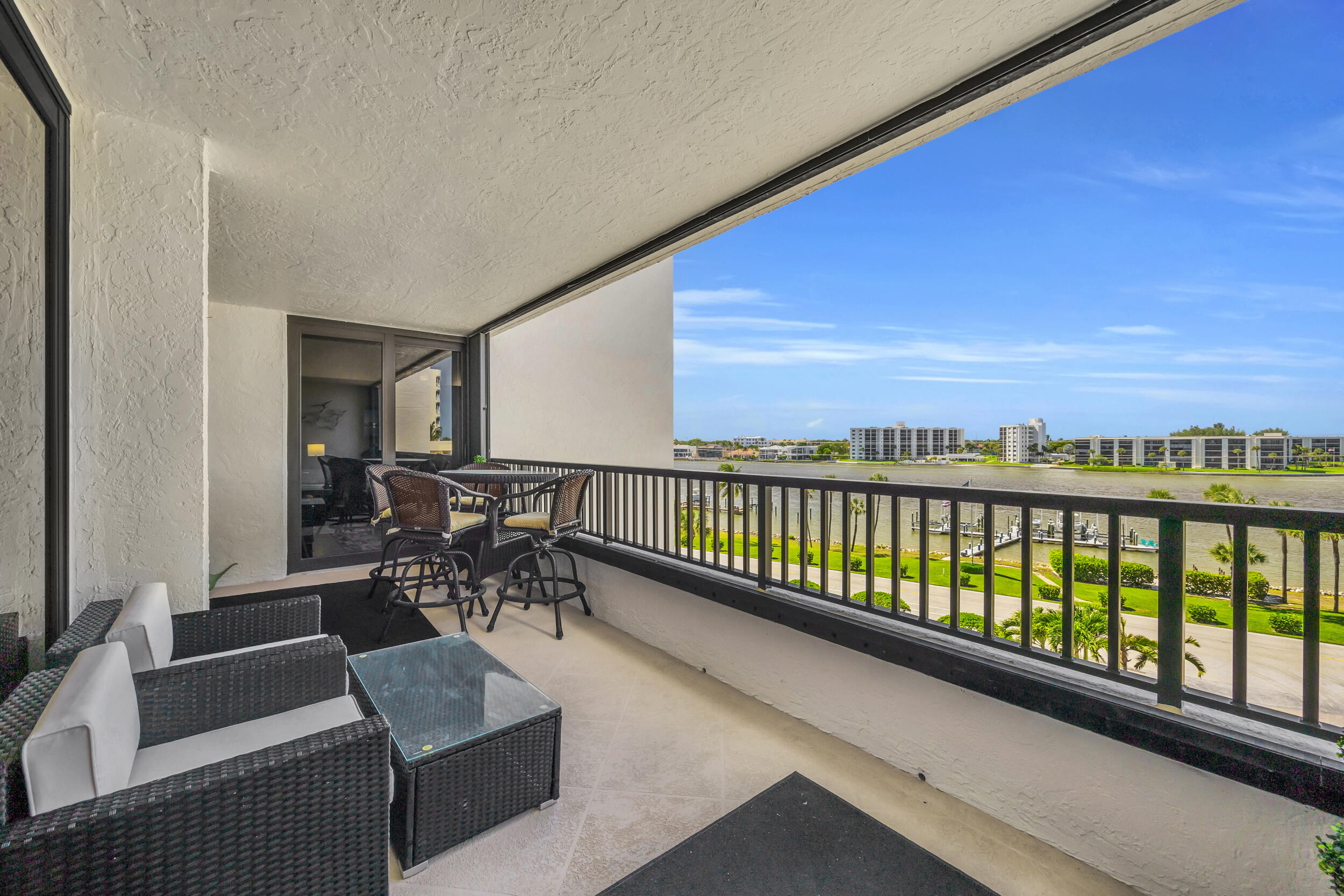 OCEAN SOUND CONDO - Residential