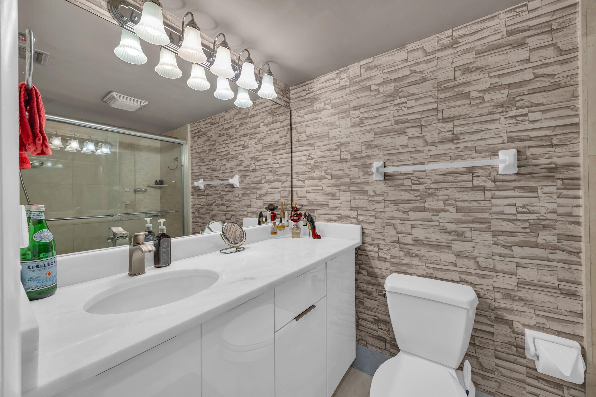 OCEAN SOUND CONDO - Residential