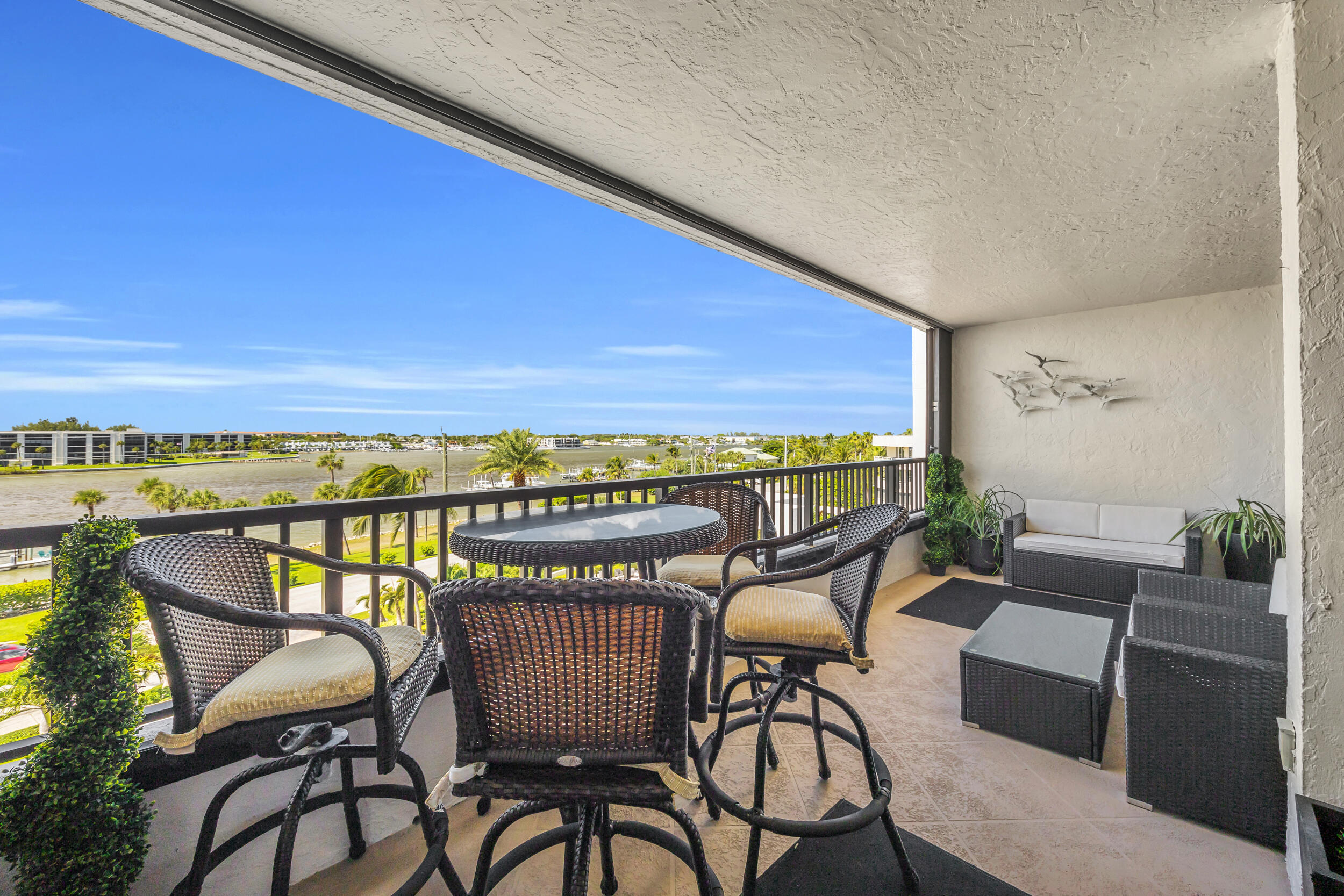 OCEAN SOUND CONDO - Residential