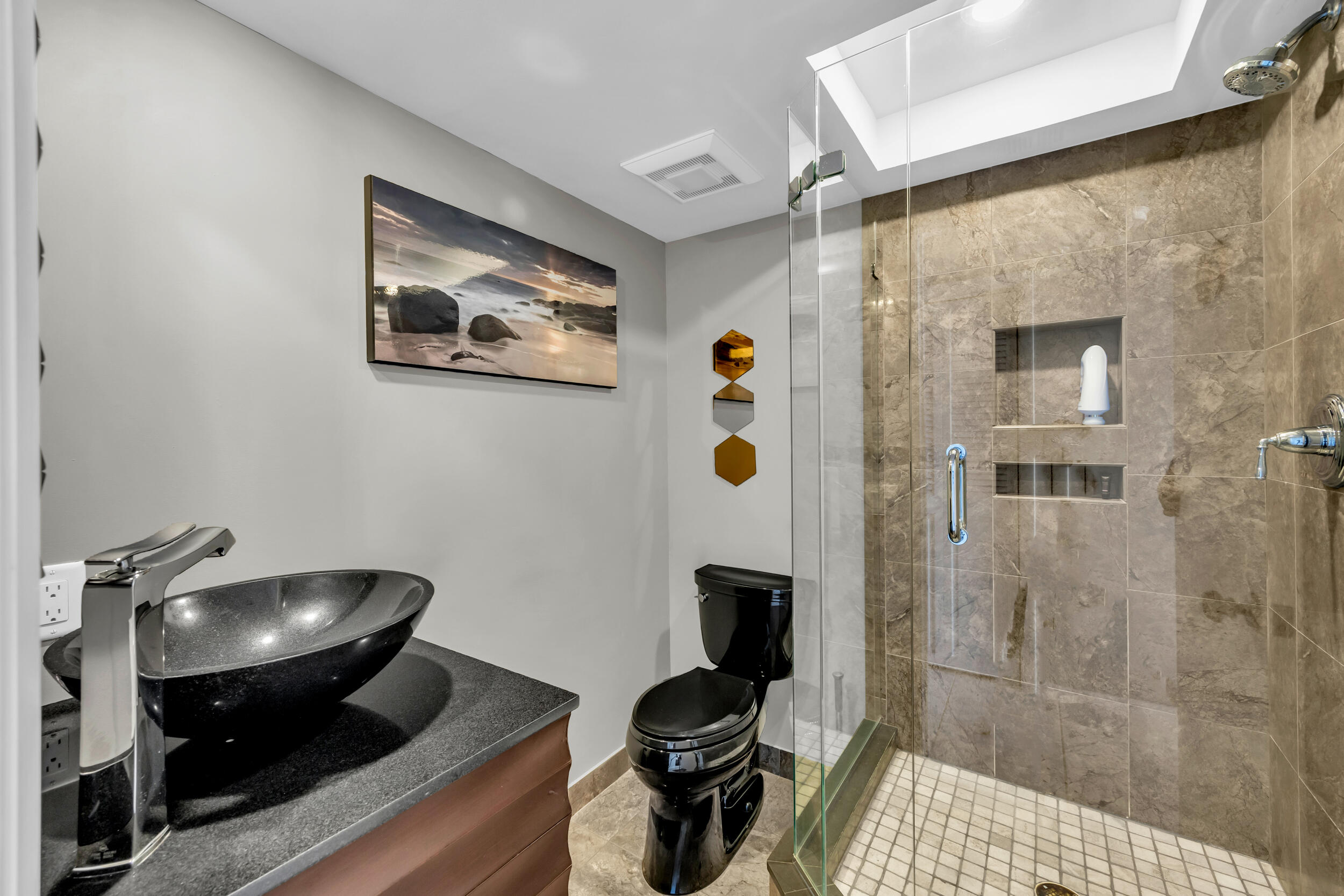 OCEAN SOUND CONDO - Residential