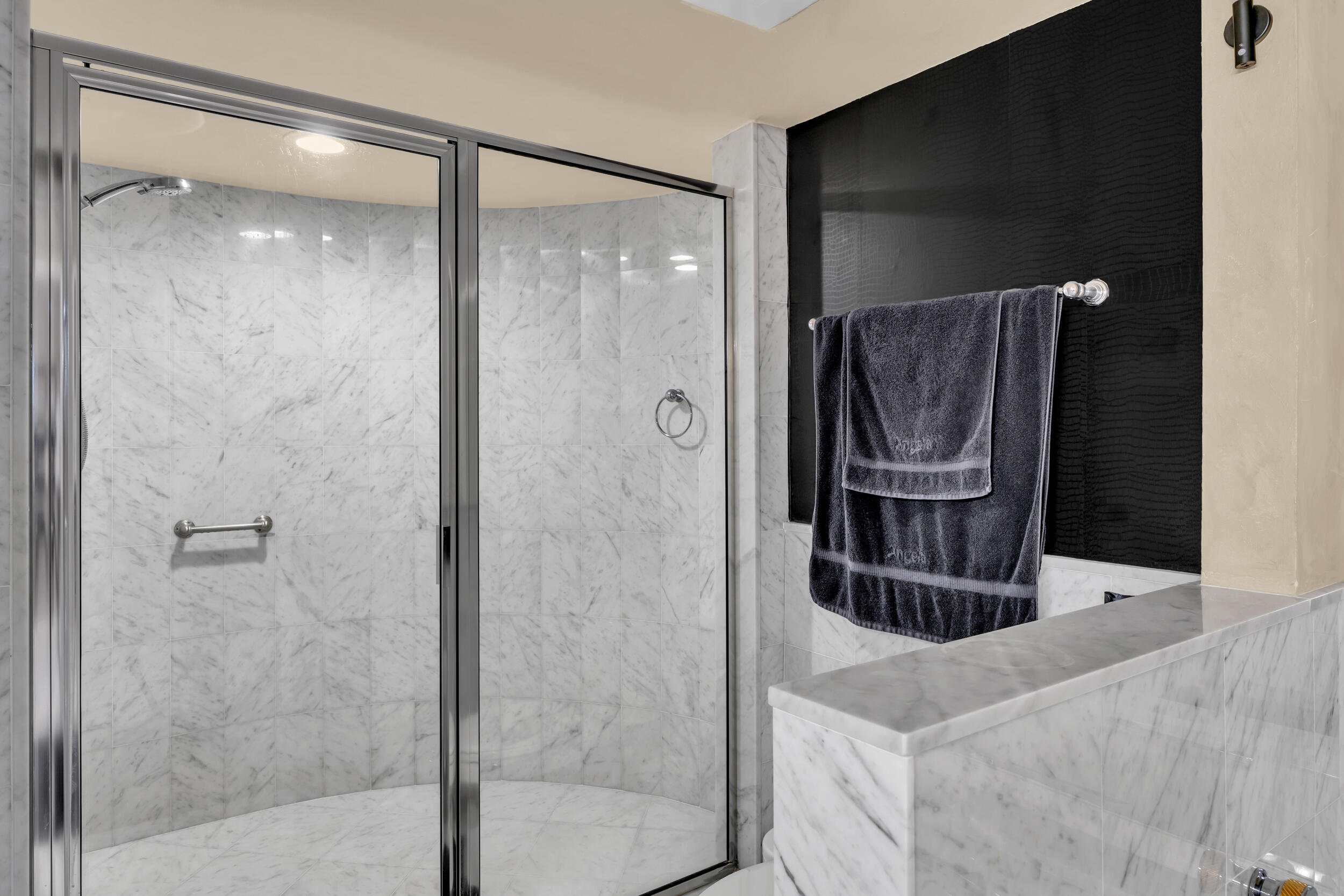 OCEAN SOUND CONDO - Residential