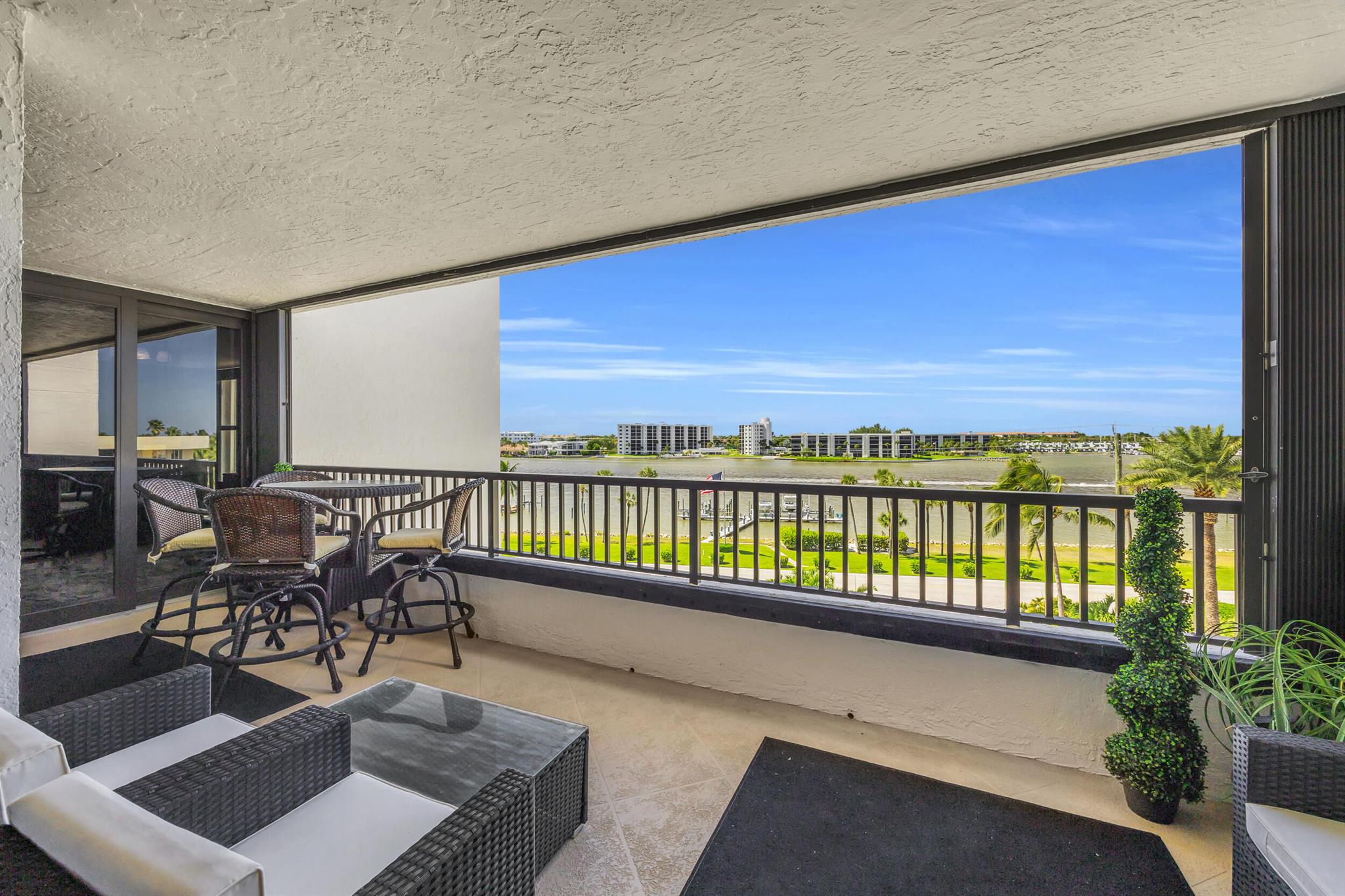 OCEAN SOUND CONDO - Residential