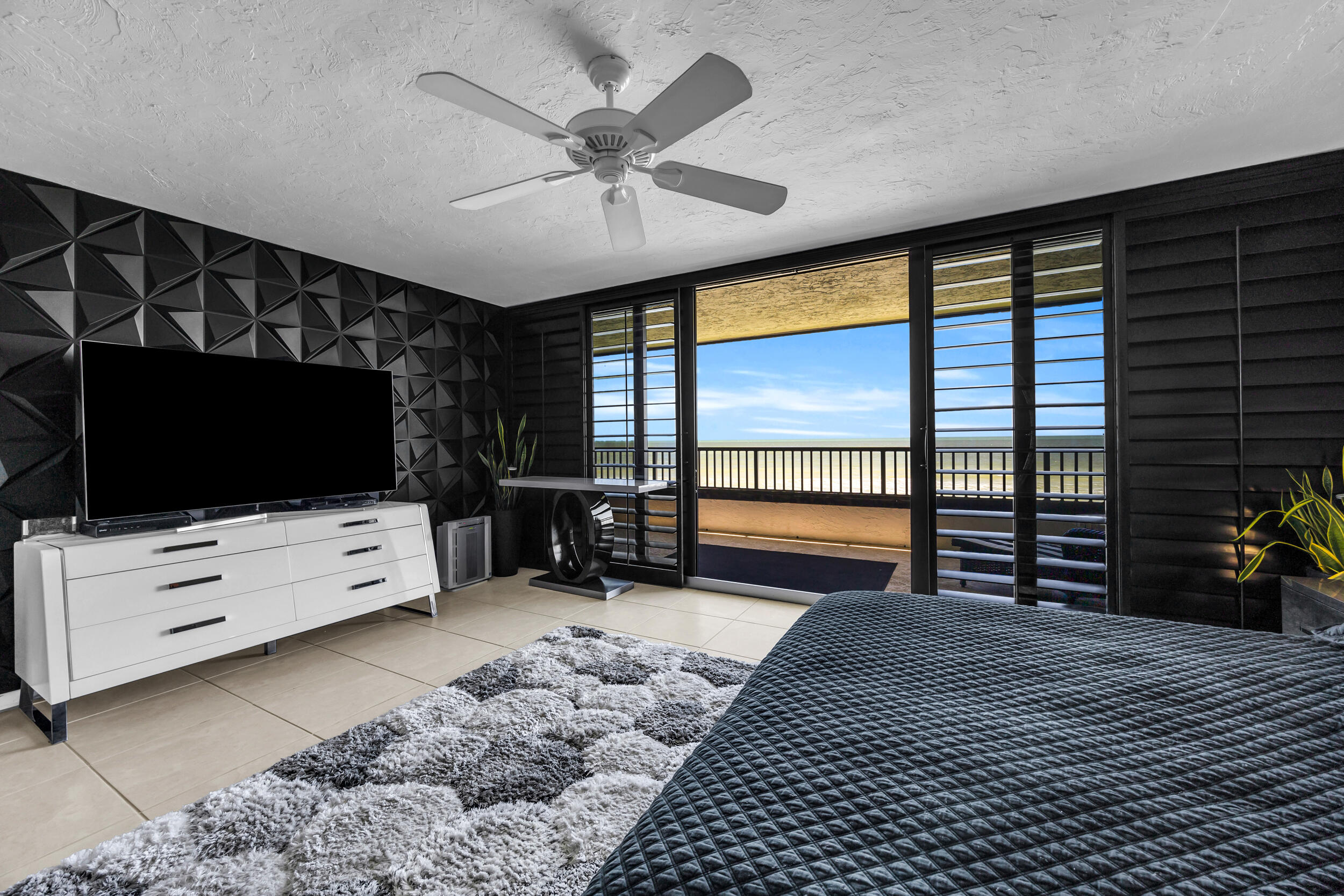 OCEAN SOUND CONDO - Residential