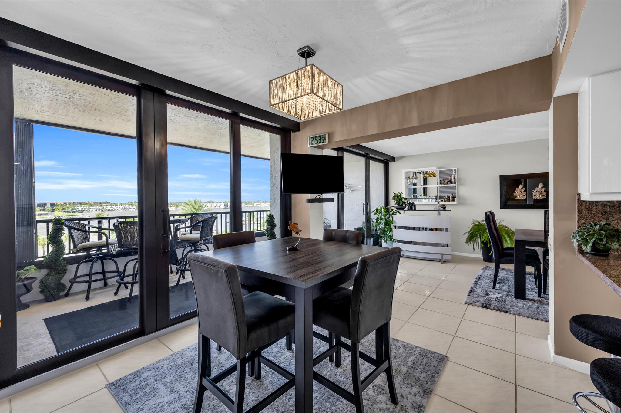 OCEAN SOUND CONDO - Residential