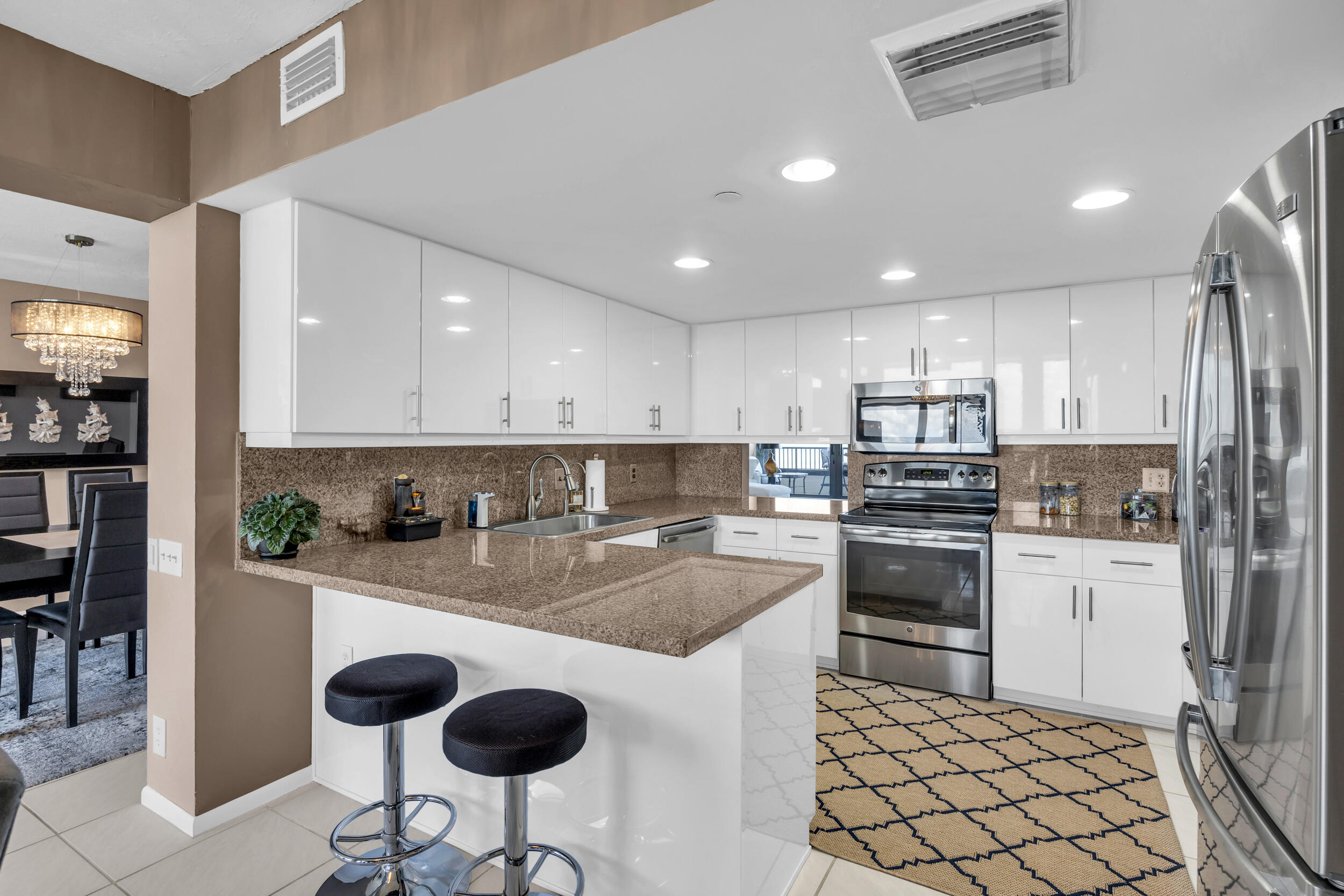 OCEAN SOUND CONDO - Residential