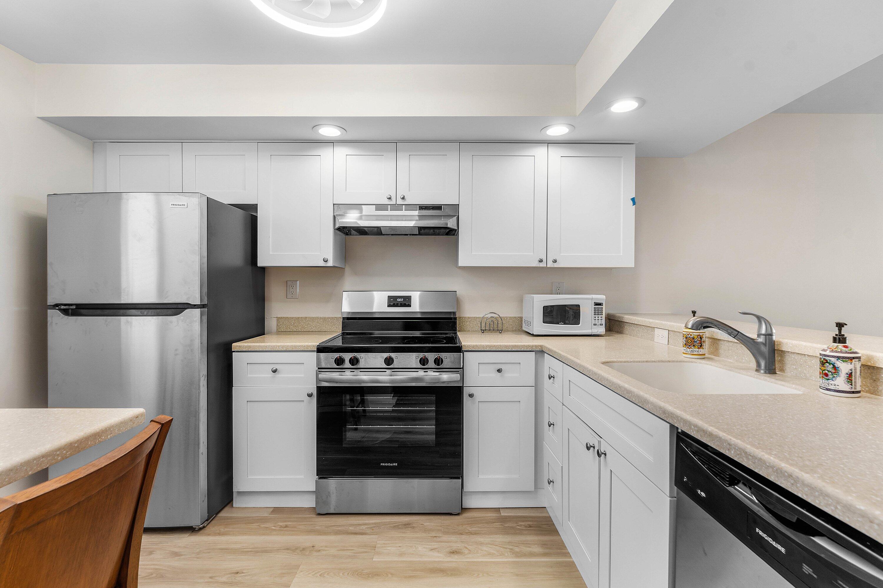 1950 SW Palm City Road 14203