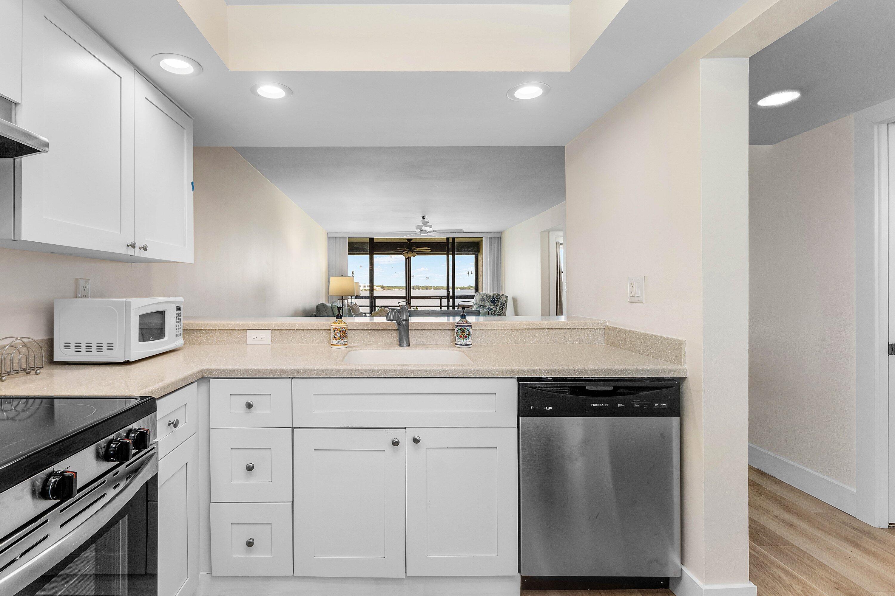 1950 SW Palm City Road 14203