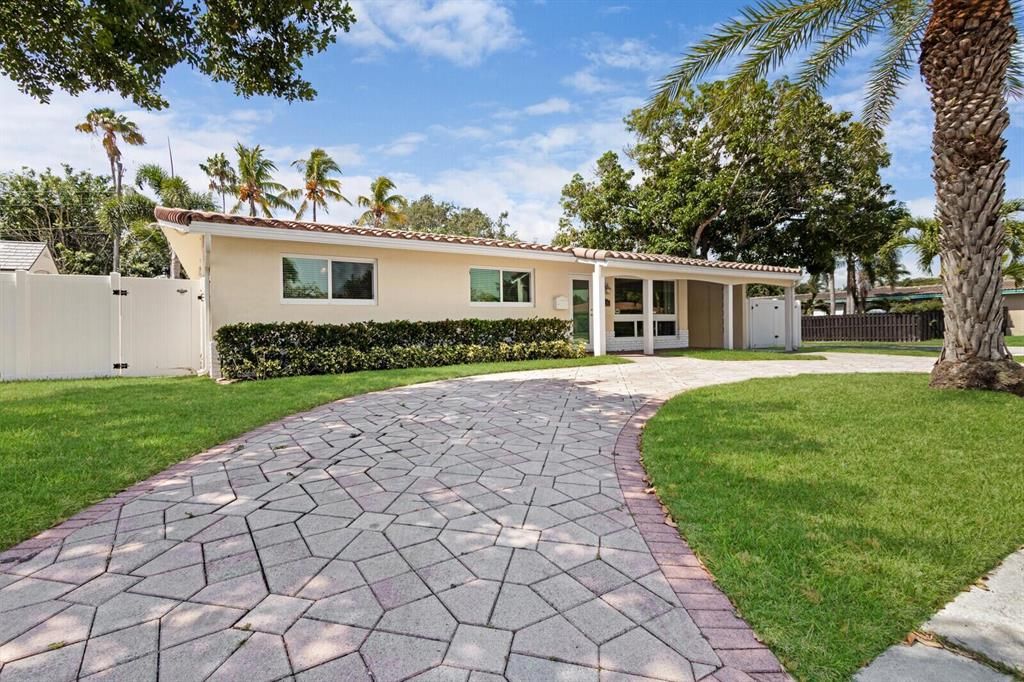 Photo of 2136 NE 63rd Street, Fort Lauderdale, FL 33308 (MLS # R10798663)