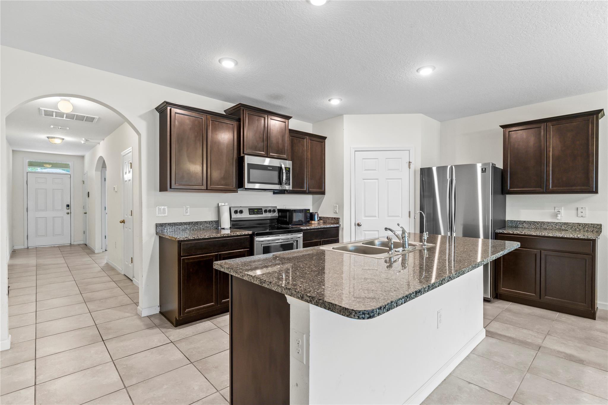 6103 NW Regent Street