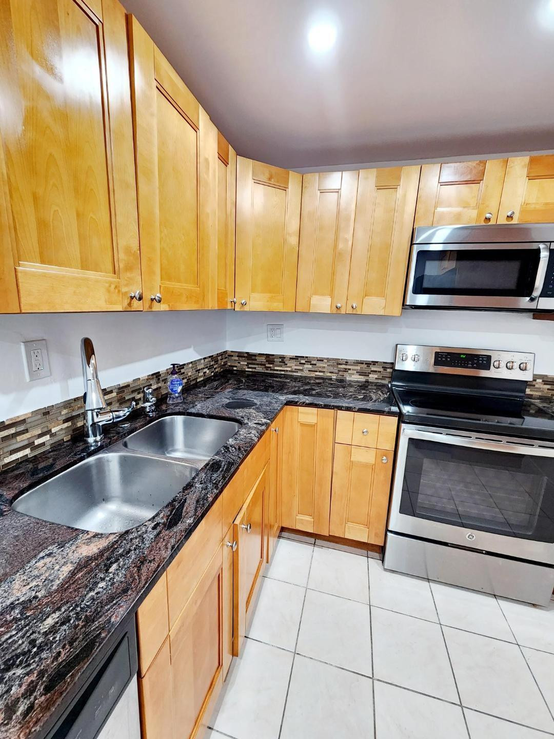 4384 NW 9th Avenue 19-1d
