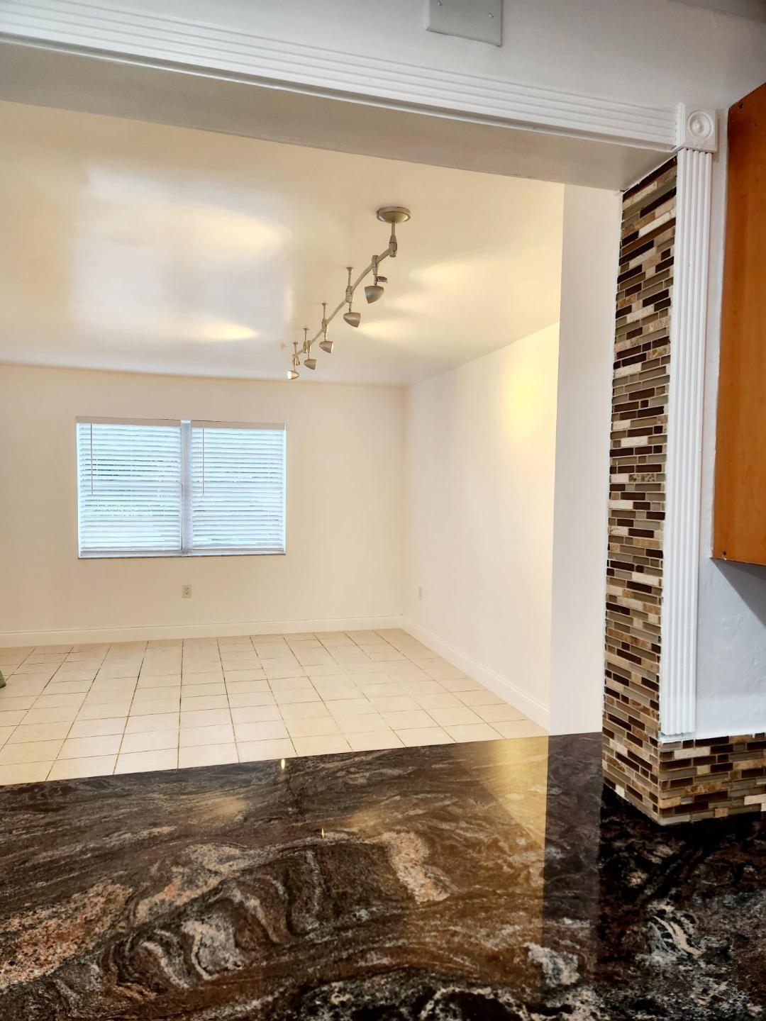 HERITAGE CIRCLE - Residential