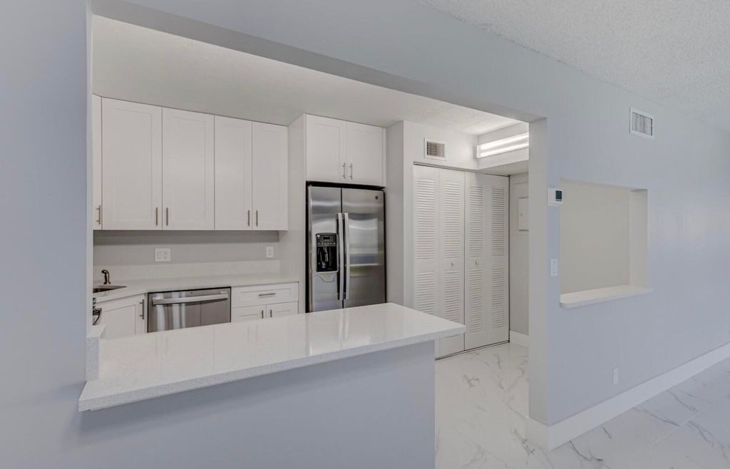 Photo of 4821 Sable Pine Circle #B1, West Palm Beach, FL 33417 (MLS # R11168092)