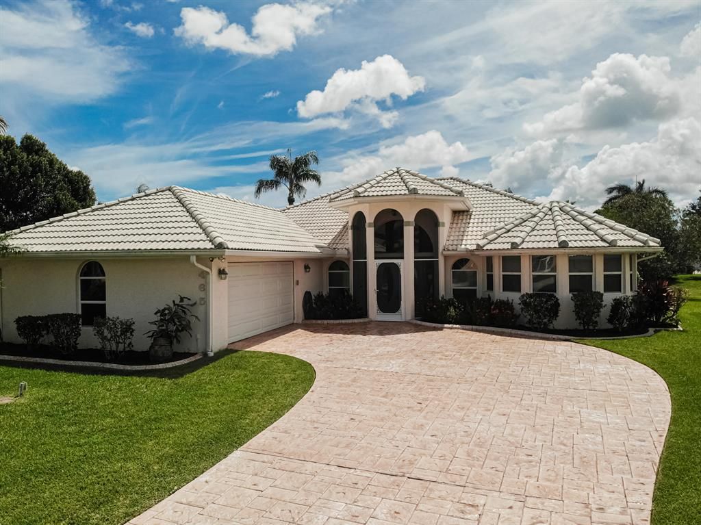 Photo of 465 SW Rosewood Cove, Port Saint Lucie, FL 34986 (MLS # R10728480)