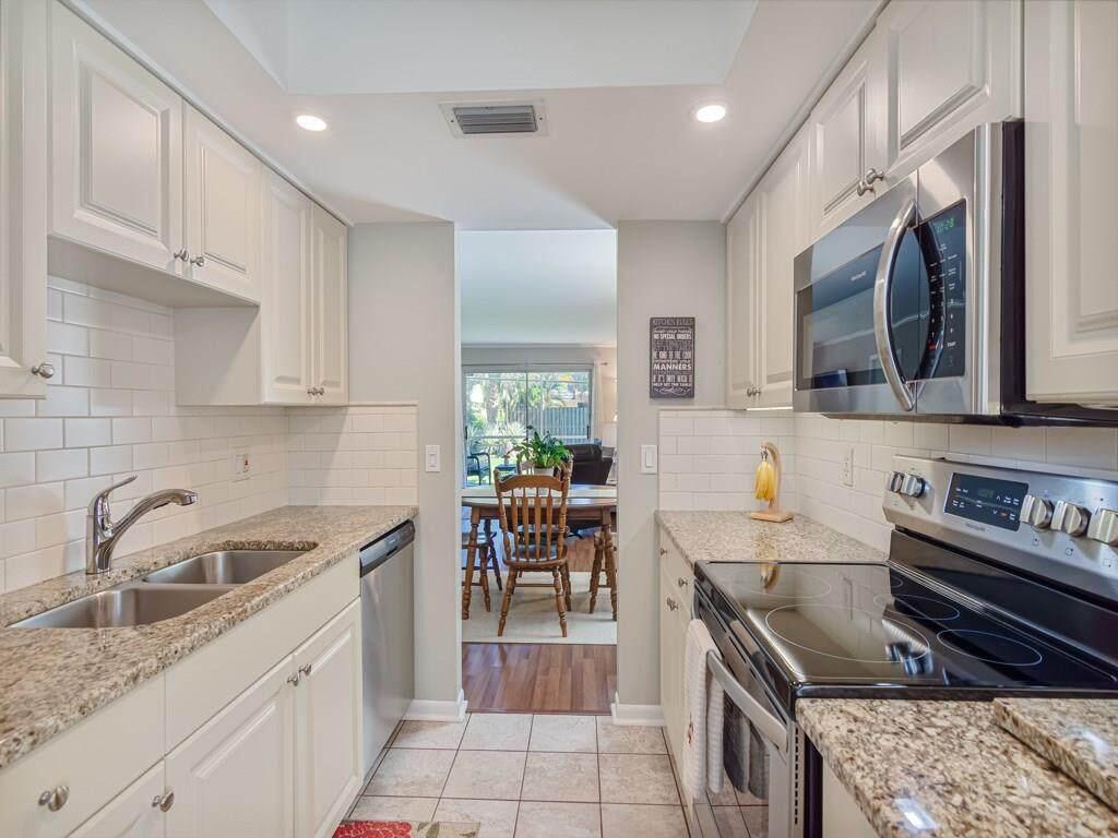 TROPIC GROVES CONDO - Residential