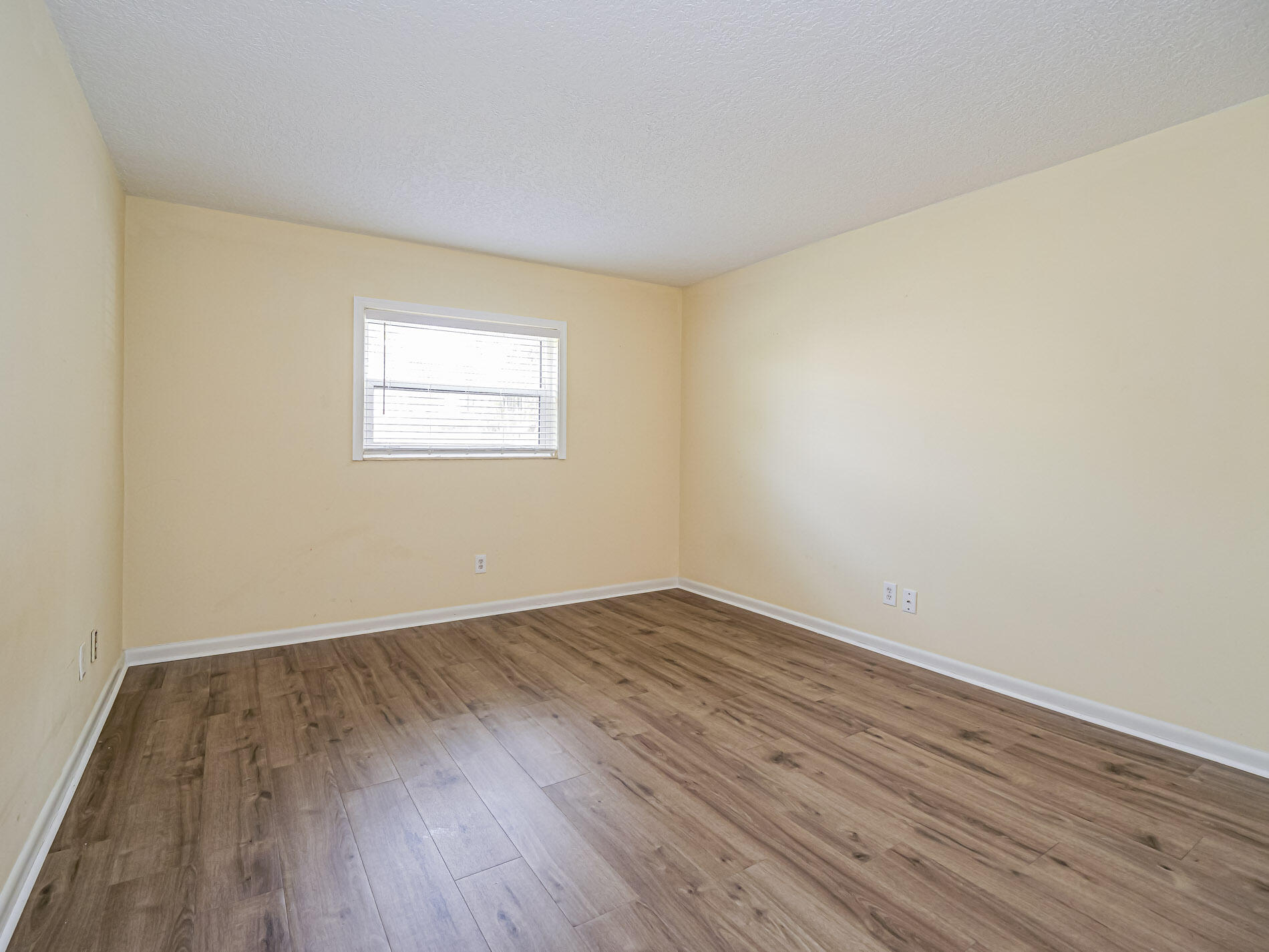TROPIC GROVES CONDO - Residential