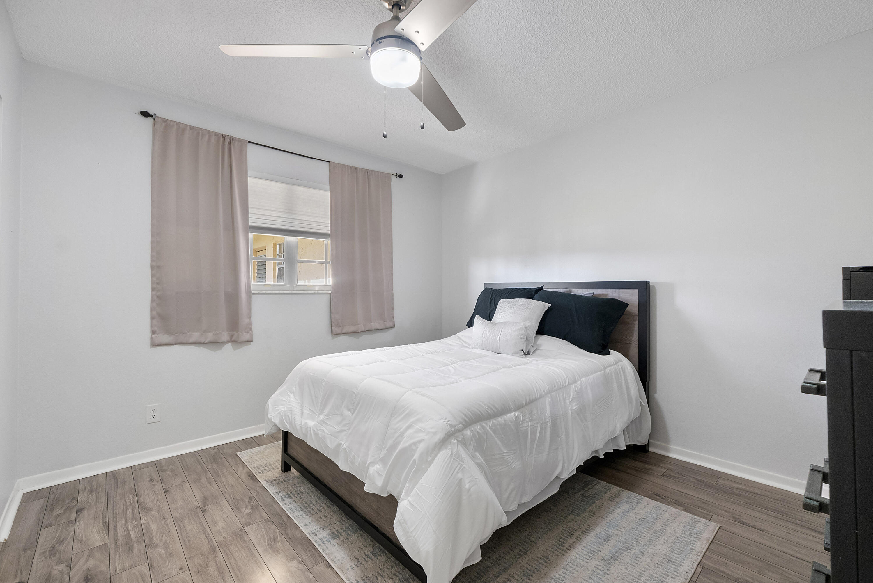 LAKEVIEW GREENS CONDO 1 - Residential