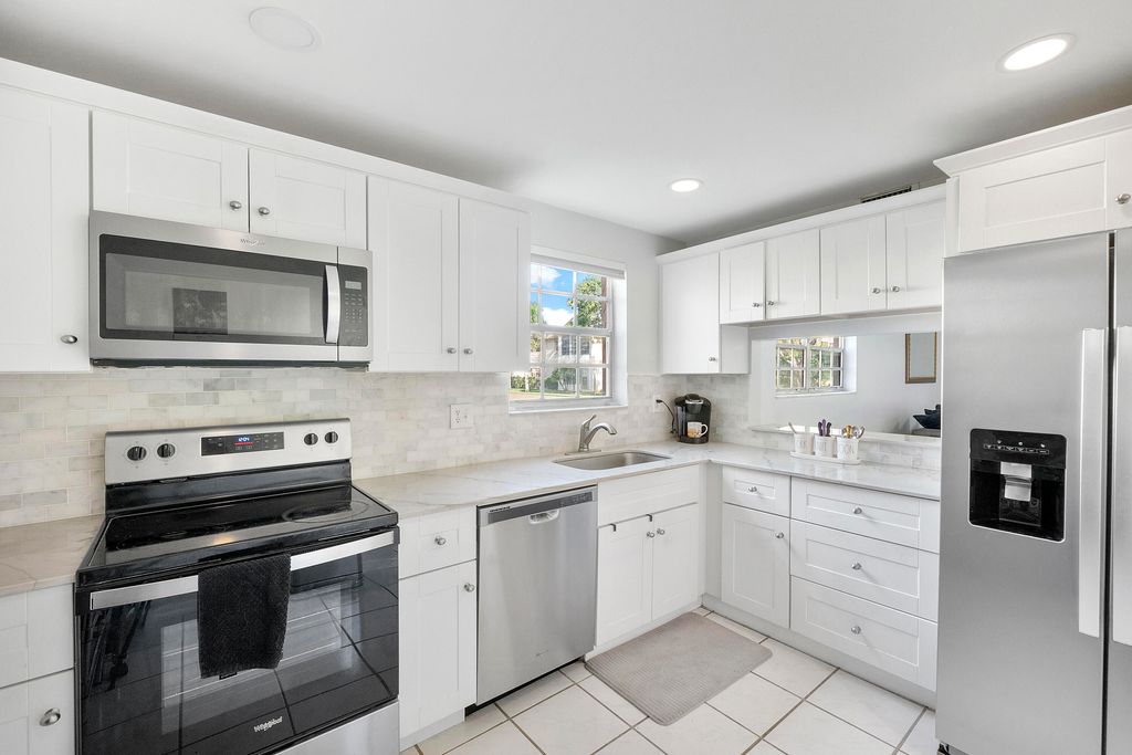Photo of 1700 Dover Road #113-a, Delray Beach, FL 33445 (MLS # B26010640)