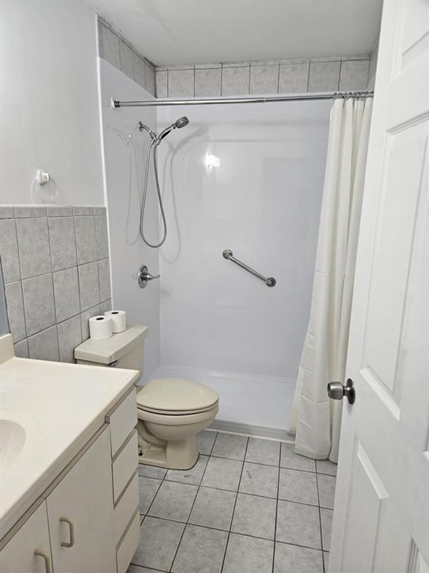 CENTRALLY LOCATED NEAR THE PALMETTO EXPRESSWAY, THIS LARGE 2 BED & 2 BATH UNIT HAS A LARGE KITCHEN, APPLIANCES, LARGE LIVING/ DINING, BATHROOMS, SINKS. LARGE MASTER BEDROOM WITH ENOUGH SIZE FOR A KING BED WITH PLENTY OF ROOM TO SPARE, WALK IN CLOSET. A/C UNIT WAS REPLACED RECENTLY. UNIT IS LOCATED ON THE GROUND FLOOR, THERE IS A SMALL PATIO IN THE BACK, WASHER AND DRYER LOCATED INSIDE THE UNIT AND IT COMES WITH 2 ASSIGNED PARKING, PLENTY OF VISITOR PARKING IS AVAILABLE.