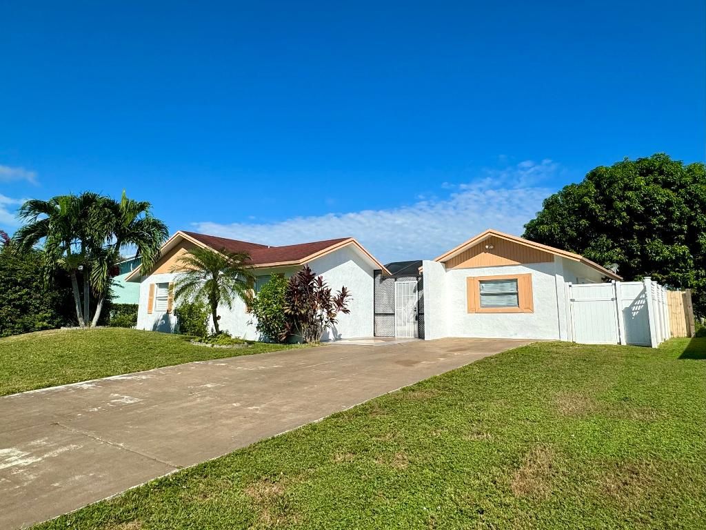 Photo of 10317 Pippin Lane, Royal Palm Beach, FL 33414 (MLS # R11144740)