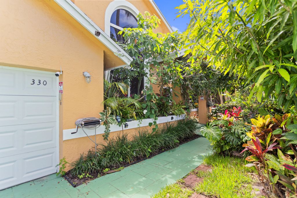 Photo of 330 Prairie Rose Lane, Boca Raton, FL 33487 (MLS # B26015189)