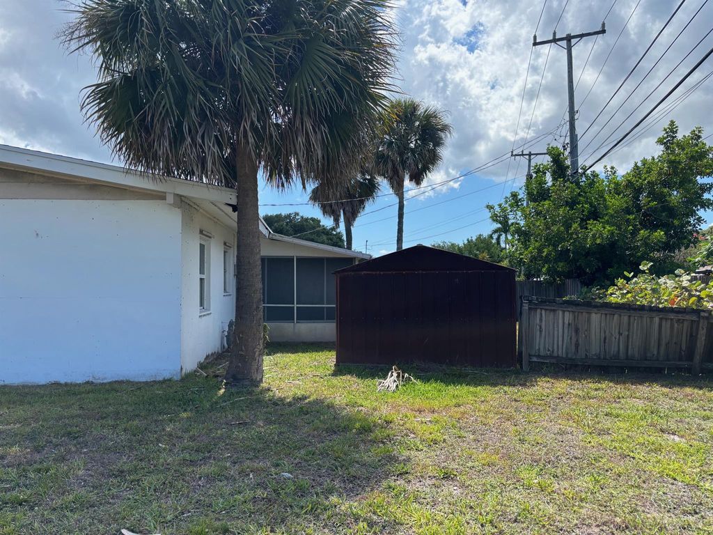 Photo of 341 Riverside Drive, Palm Beach Gardens, FL 33410 (MLS # R11096614)