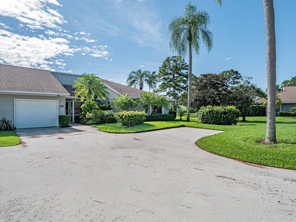 Photo of 13312 Touchstone Place, Palm Beach Gardens, FL 33418 (MLS # R11111524)
