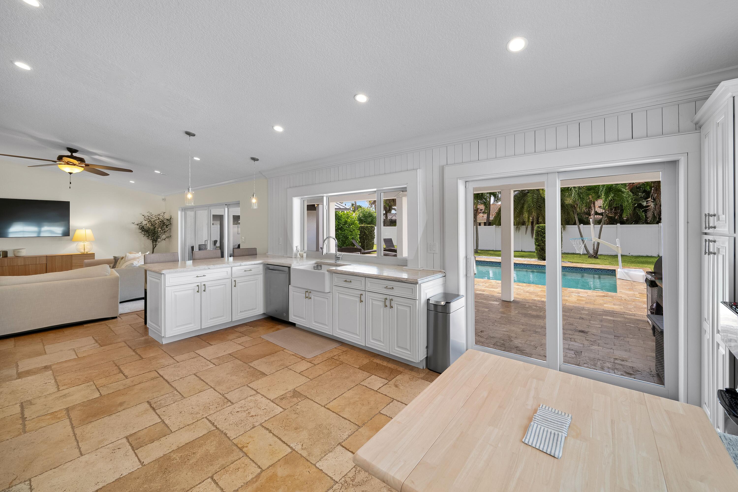1461 SW 16th Street