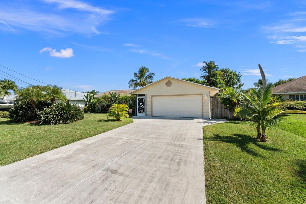 Photo of 484 SE Nome Drive, Port Saint Lucie, FL 34984 (MLS # R10919325)