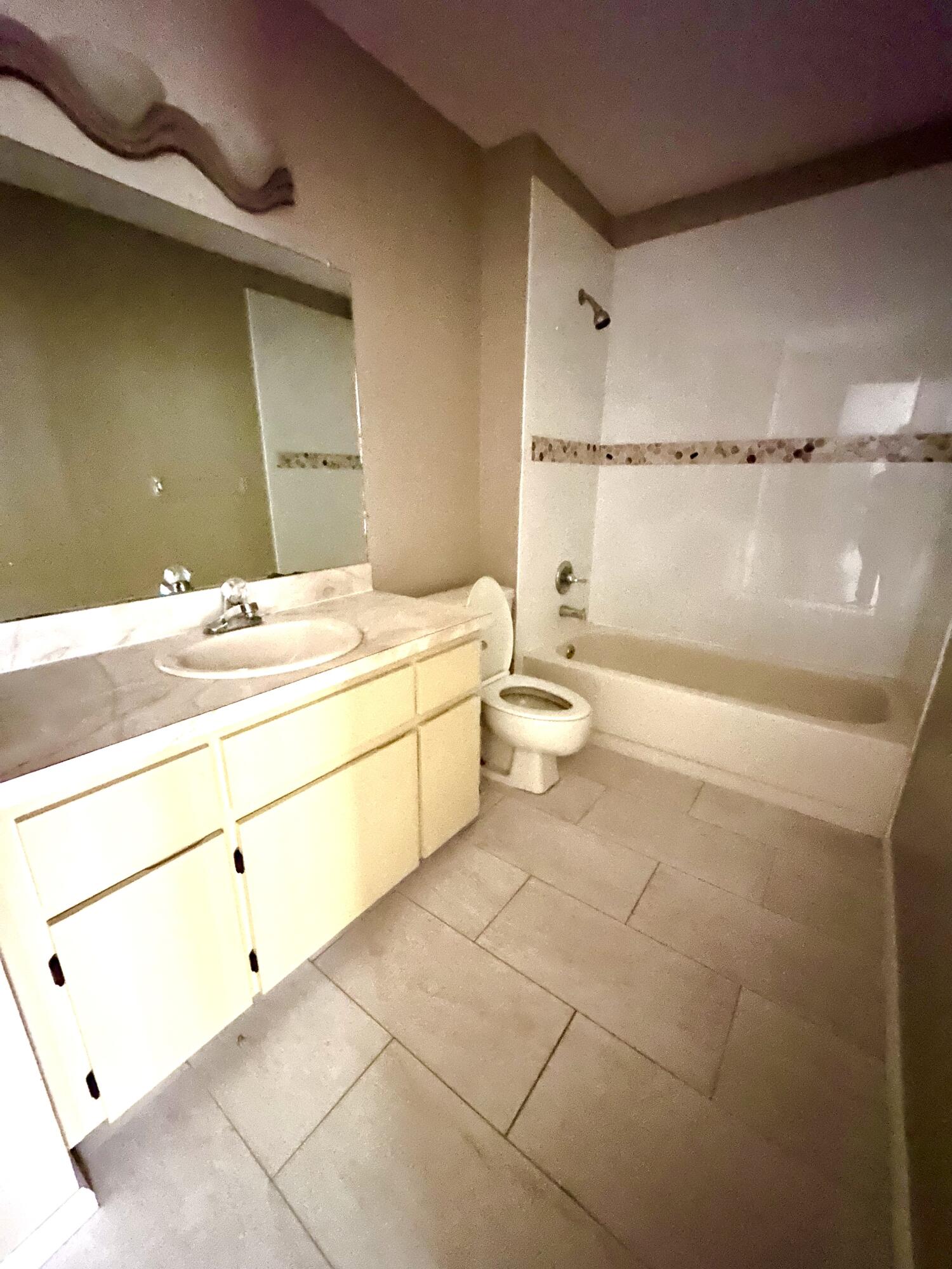 JUPITER LAKES TOWNHOMES COND I, II & III COND DECL - Residential Lease