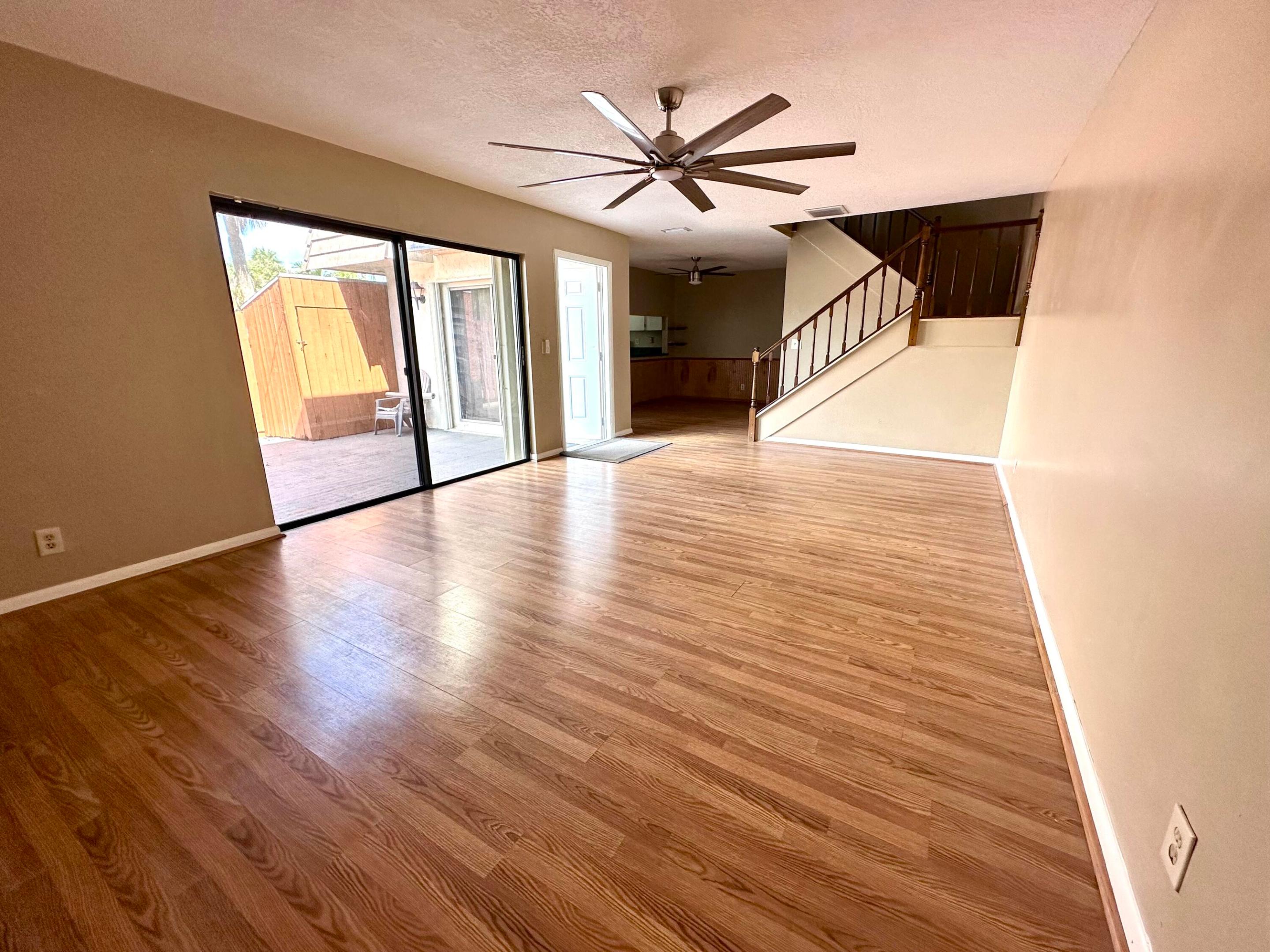 JUPITER LAKES TOWNHOMES COND I, II & III COND DECL - Residential Lease