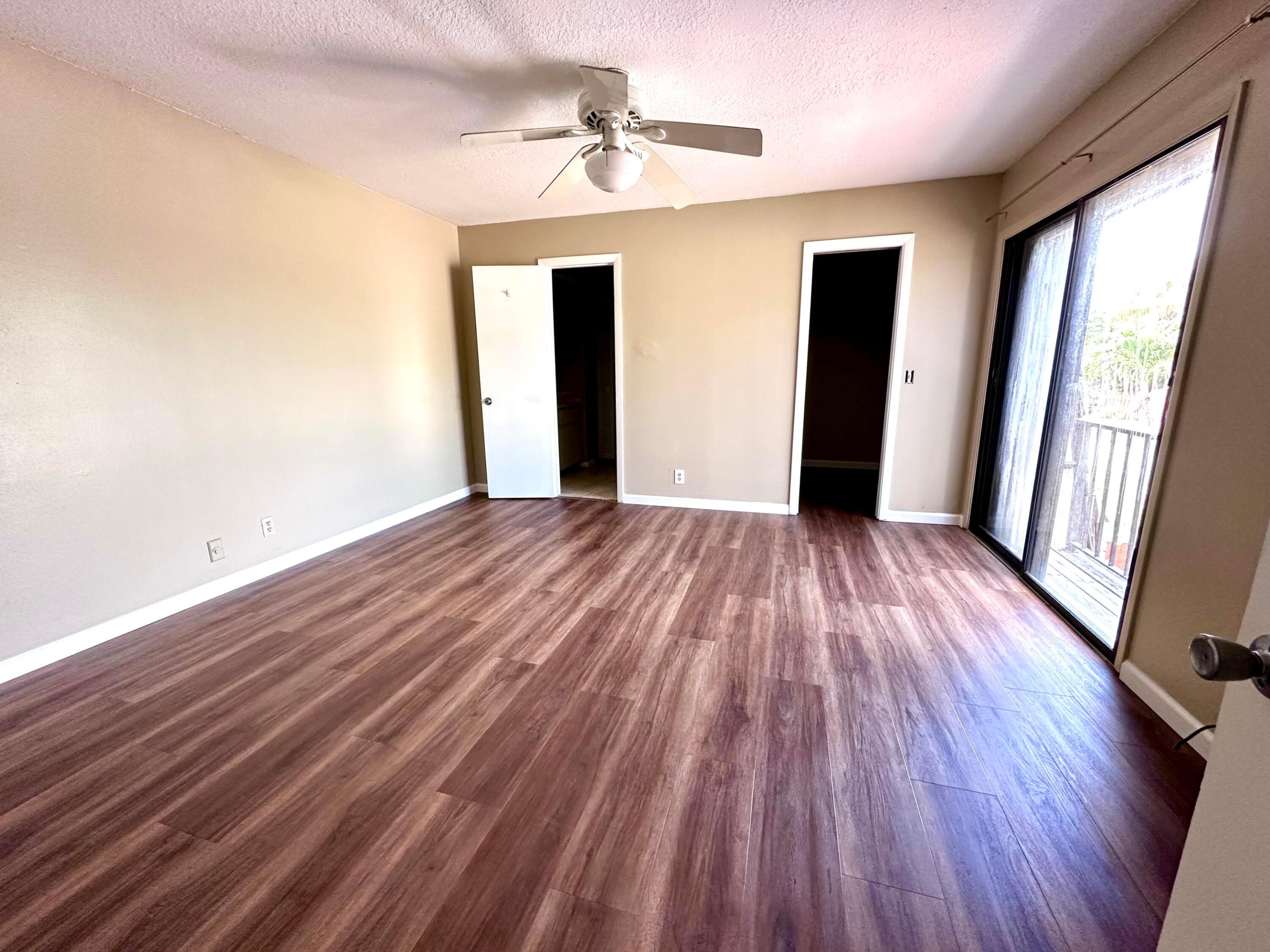 JUPITER LAKES TOWNHOMES COND I, II & III COND DECL - Residential Lease