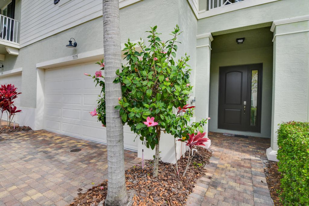 Photo of 7135 Kensington Court, Palm Beach Gardens, FL 33418 (MLS # R11028362)