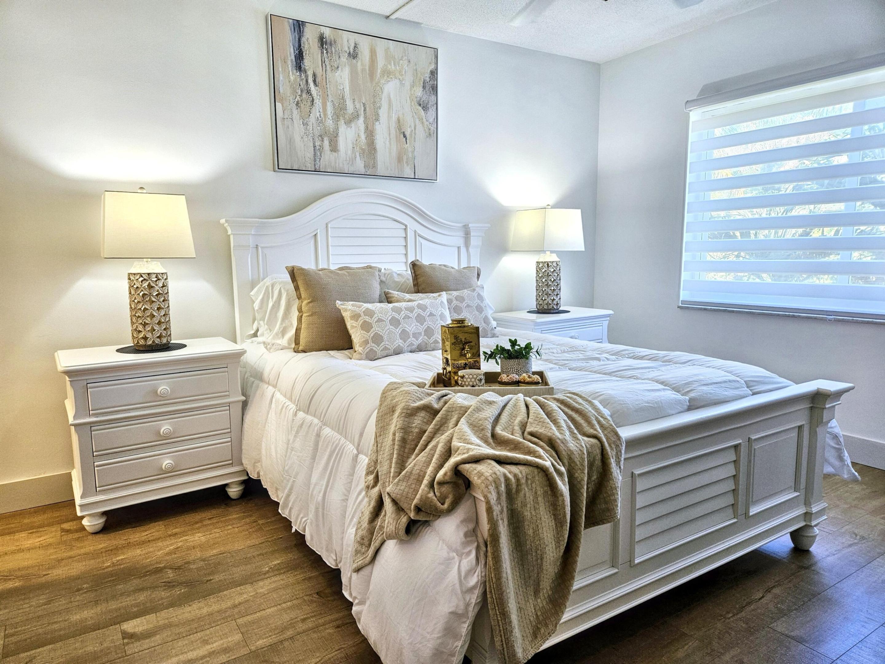 WELLINGTON ARMS CONDOS - Residential