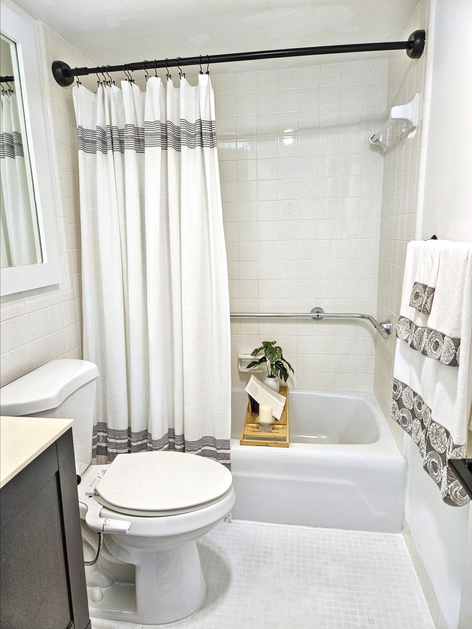 WELLINGTON ARMS CONDOS - Residential