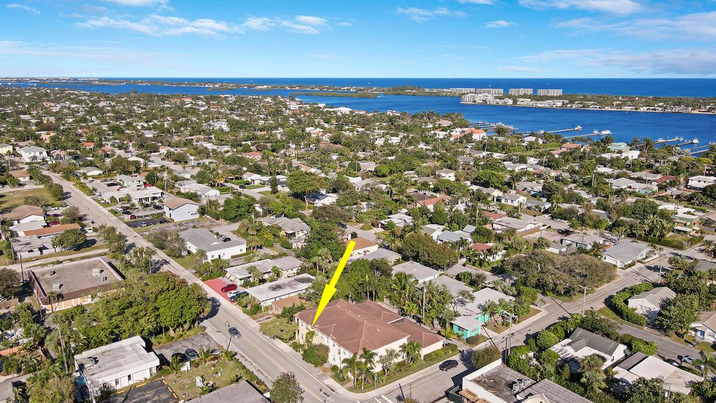 Photo of 1600 N Federal Highway #B, Lake Worth Beach, FL 33460 (MLS # R10945359)
