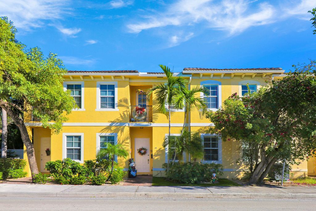 Photo of 1600 N Federal Highway #B, Lake Worth Beach, FL 33460 (MLS # R10945359)