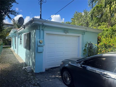 Photo of 812 S Federal Hwy, Lake Worth Beach, FL 33460 (MLS # F10533886) Photo of 812 S Federal Hwy, Lake Worth Beach, FL 33460 (MLS # F10533886)