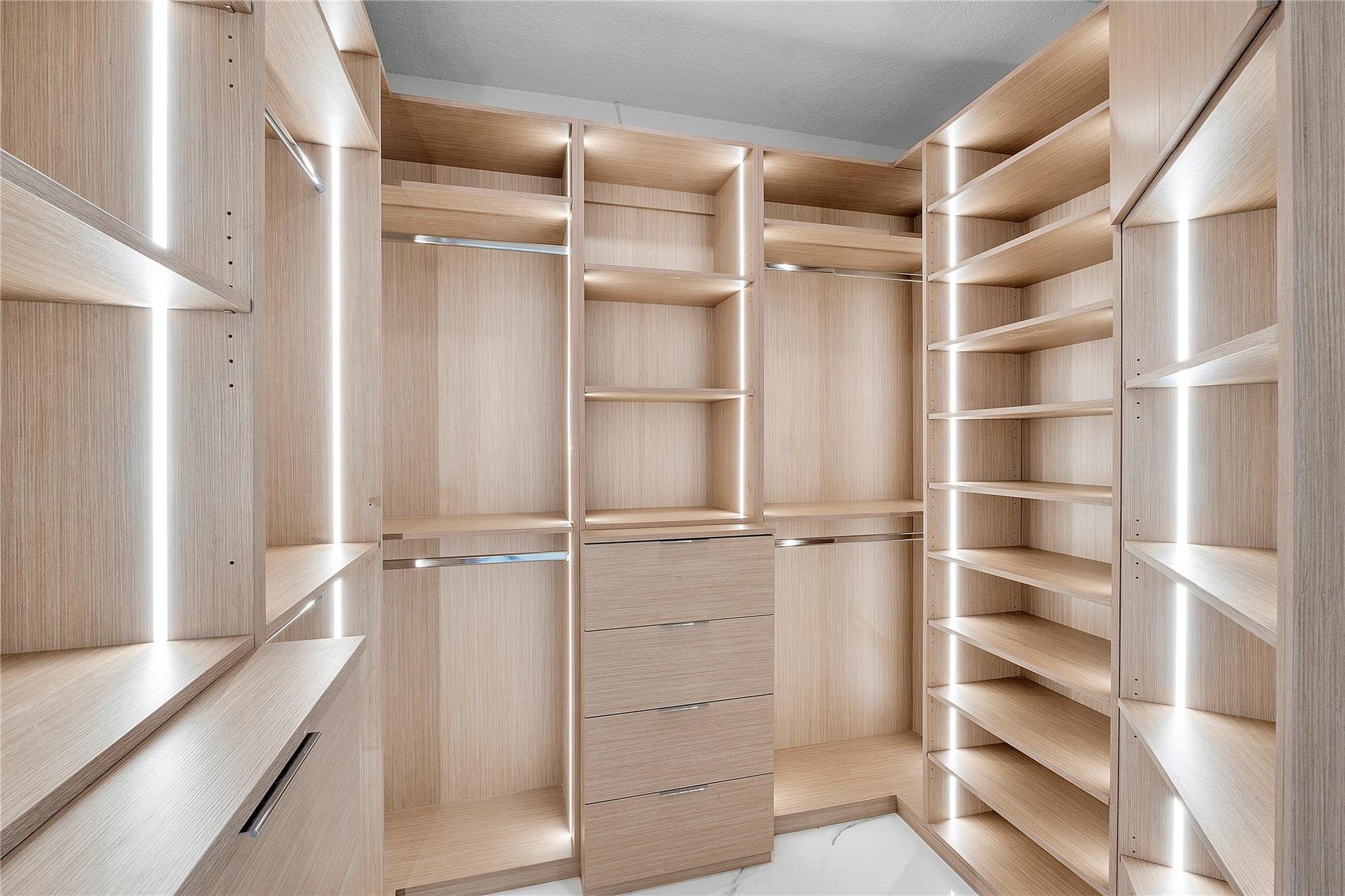 Sector 6 141-21 B - Residential Lease