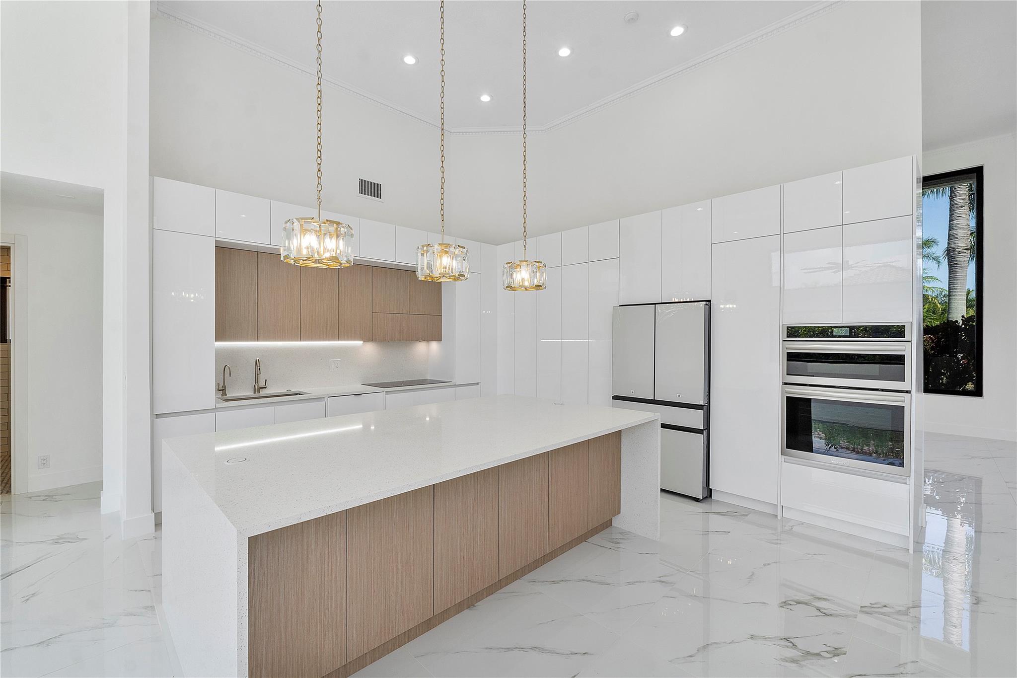 Sector 6 141-21 B - Residential Lease