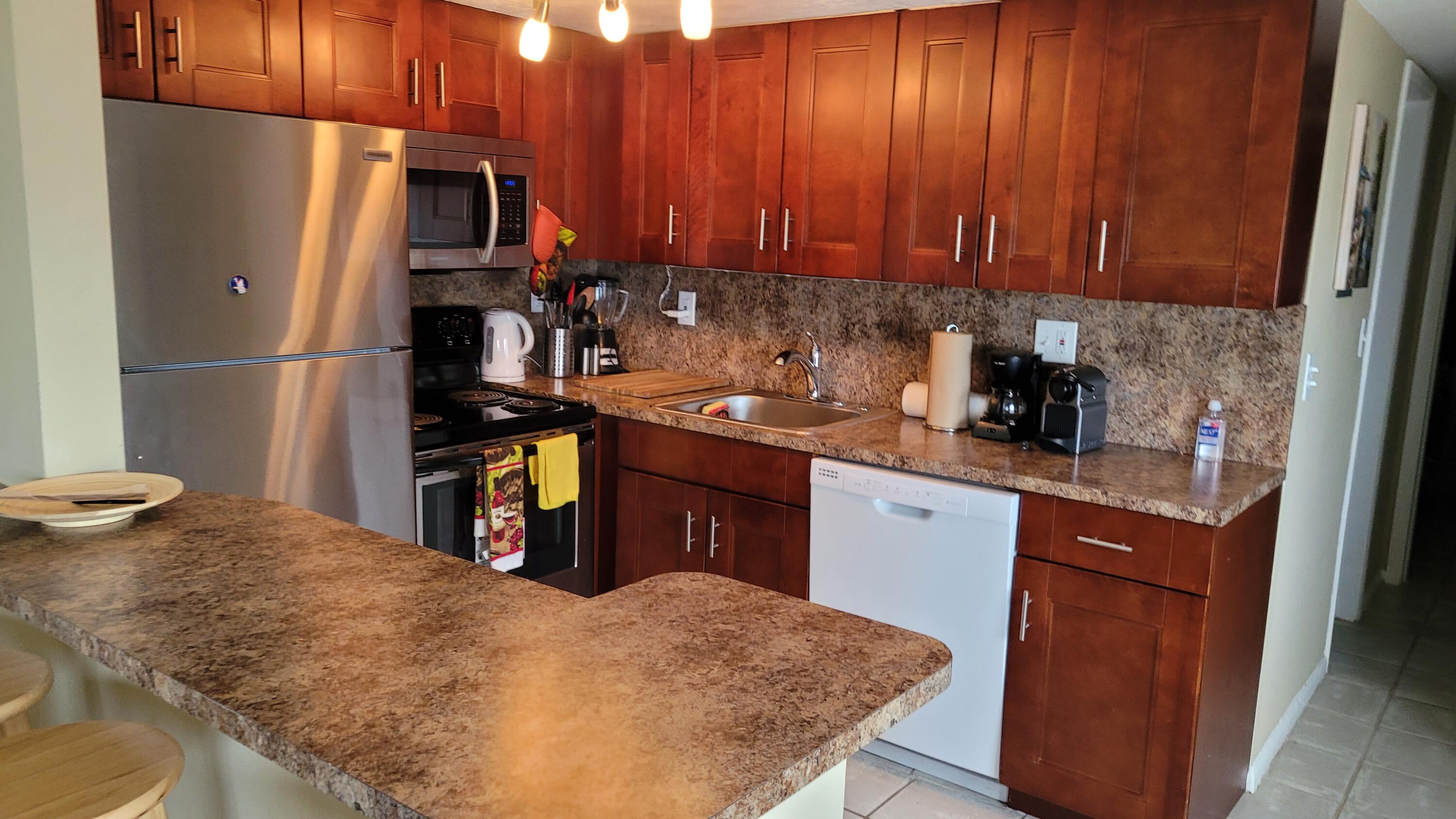 MAINSAIL CONDOMINIUM - Residential