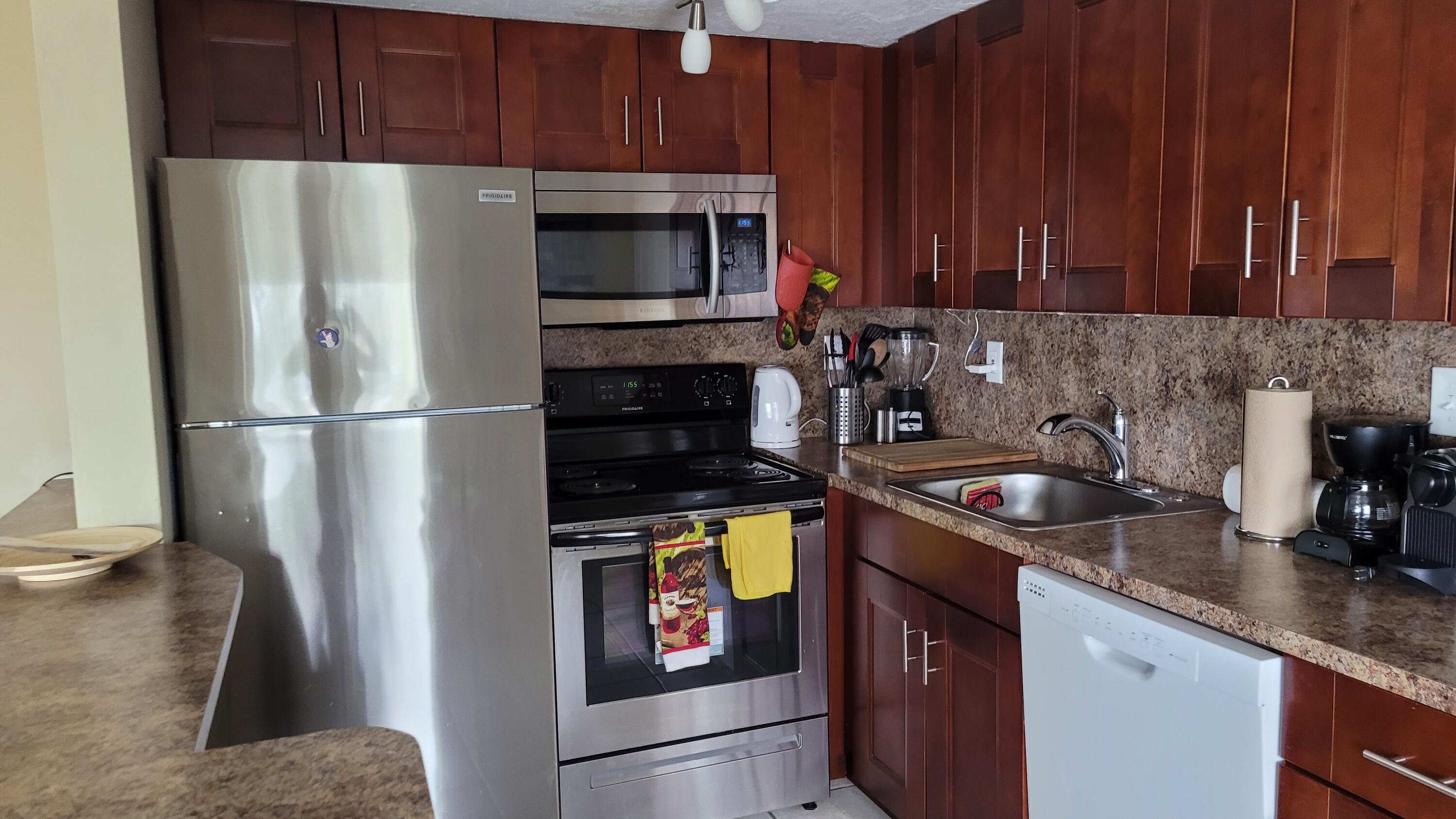 MAINSAIL CONDOMINIUM - Residential