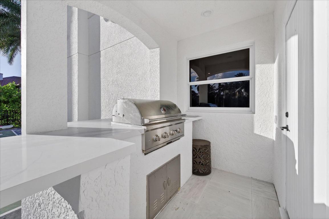 DEVON PLACE AT WOODFIELD COUNTRY CLUB - Residential