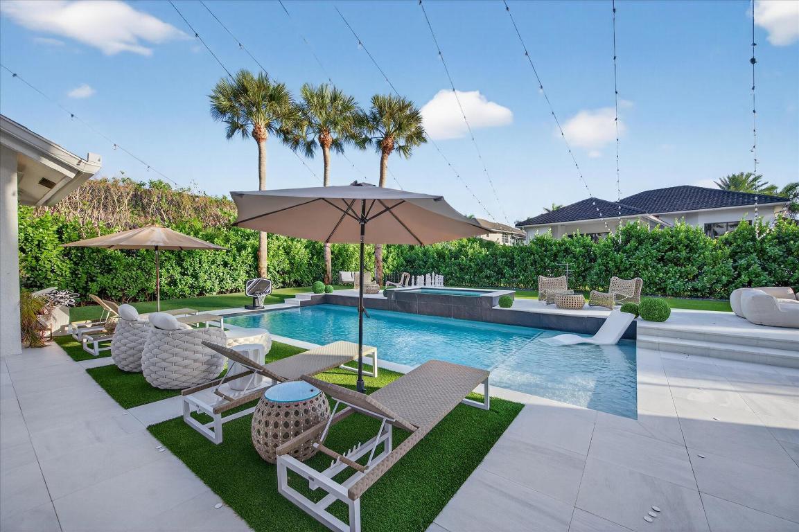 DEVON PLACE AT WOODFIELD COUNTRY CLUB - Residential