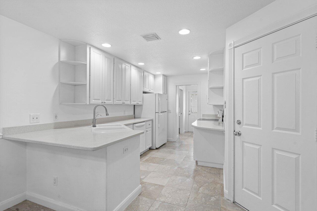 2828 W Community Drive